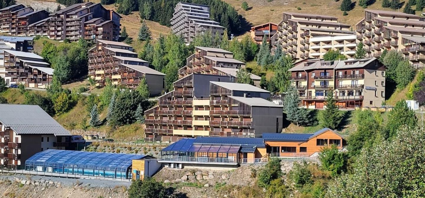 Auris Les Gentianes Station Alpe Huez Apartment Exterior photo